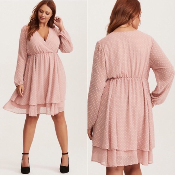 torrid Dresses & Skirts - Torrid Swiss Dot Textured LS Chiffon Dress Size 1